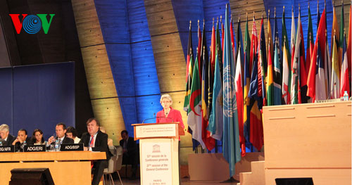 Tổng giám đốc Irina Bokova phát biểu tại Đại hội đồng lần thứ 37
